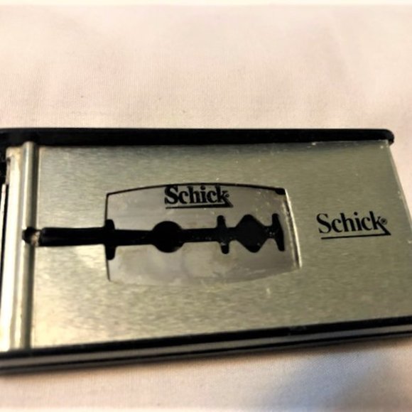 Vintage Schick Double-Edged Razor Blade and Container - Picture 2 of 4